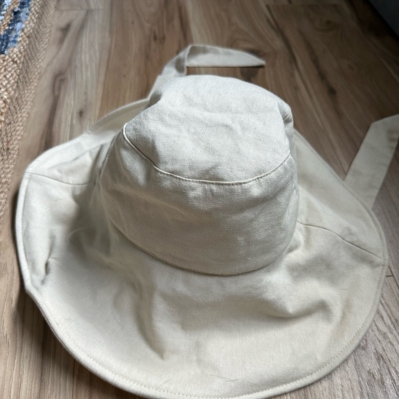 Mango Cream Wide Brim Hat - Picture 1 of 4